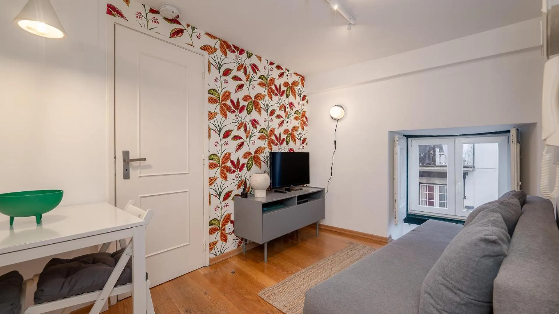 Contemporary Apartment In Chiado 2 Lissabon