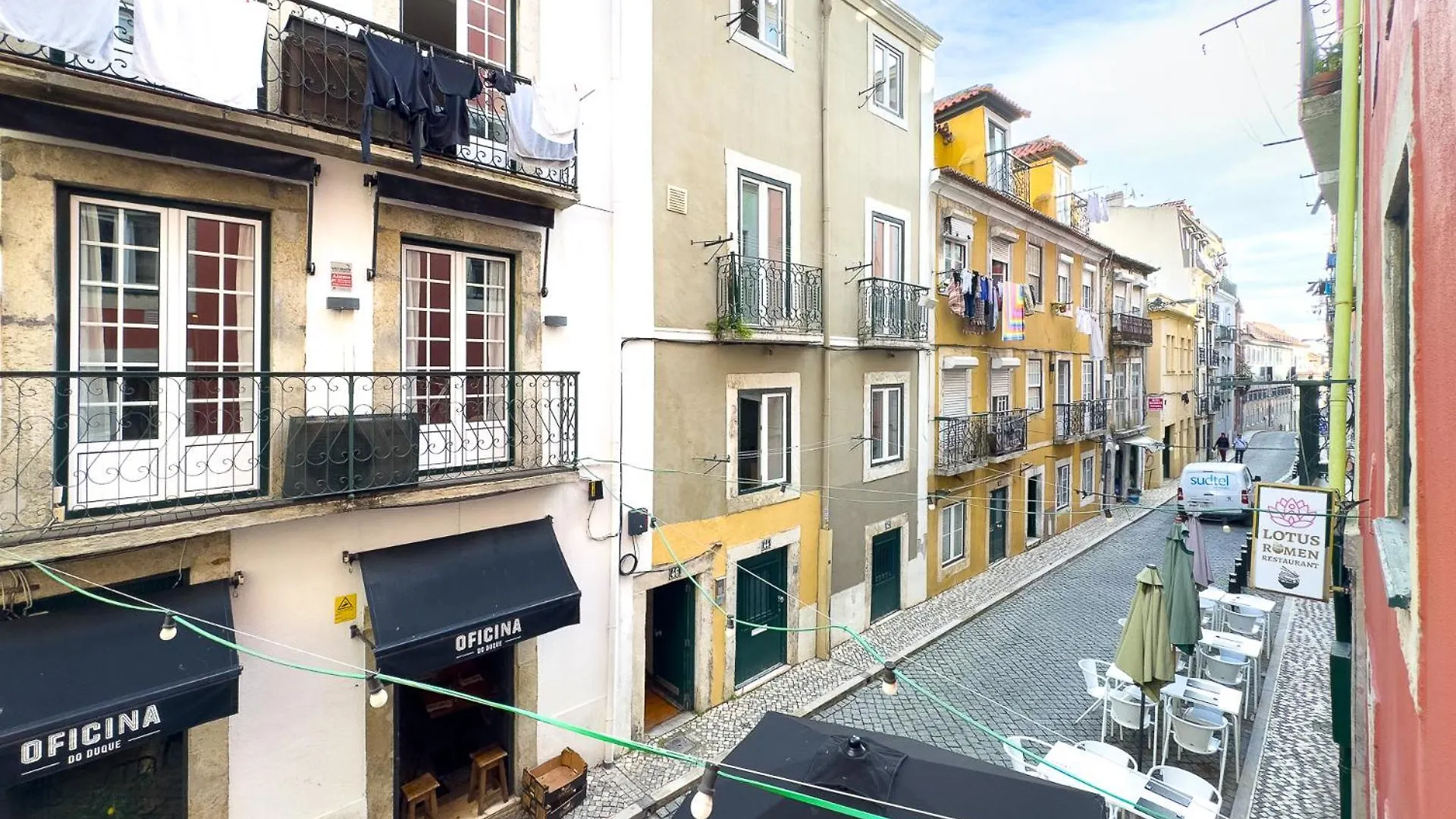 Contemporary Apartment In Chiado 2 Lissabon Portugal